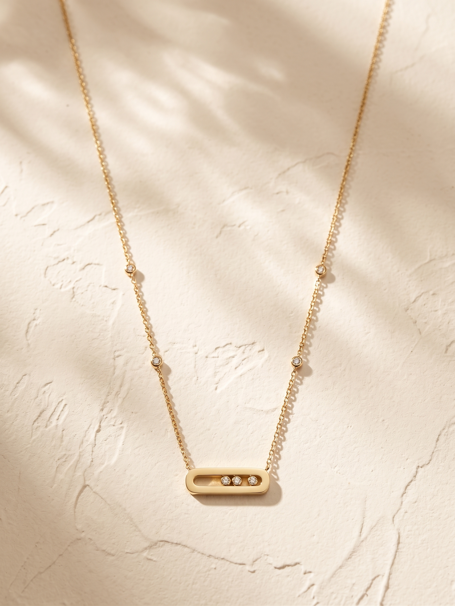 Collier Éclat Mouvant trois pierres mobiles acier inoxydable doré Merielle